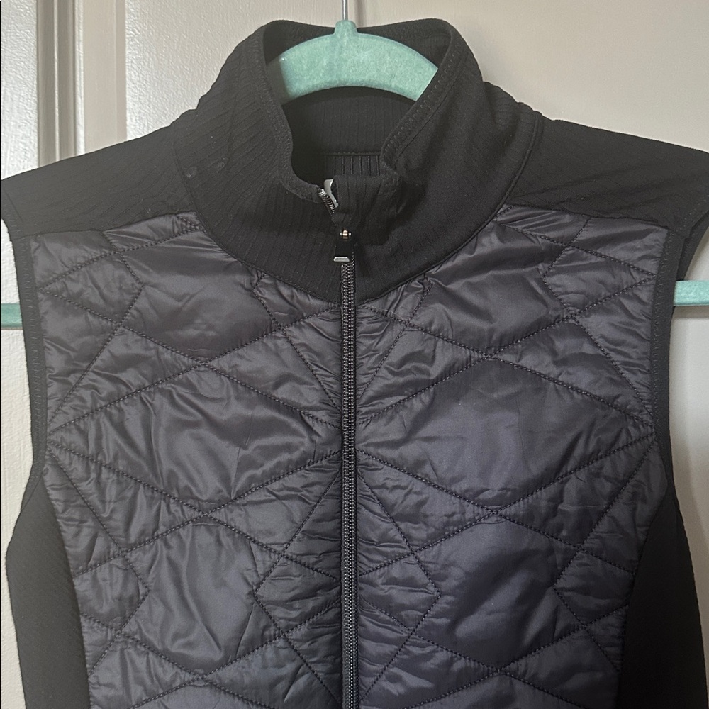 Athleta Flurry Force Black Quilted Women's Vest. Full zip. Side pockets. Medium - Picture 3 of 6